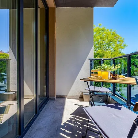 Stylish 'photo Booth' With An Amazing Location Apartmán *